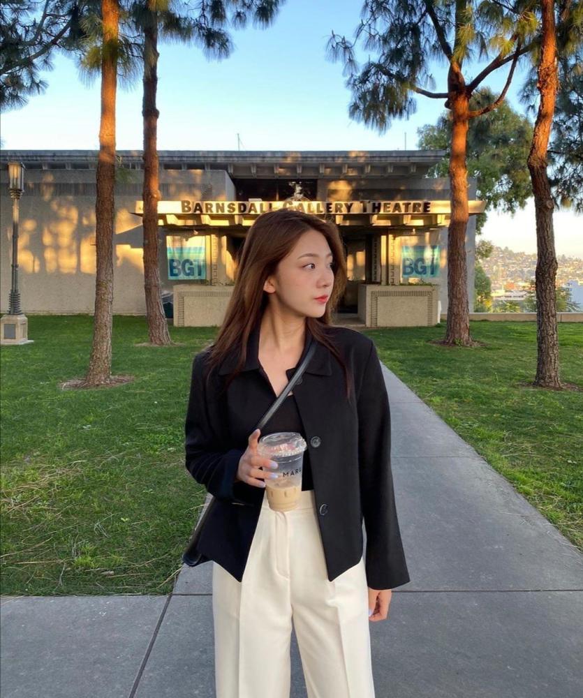 ins上很火的几位时装博主,穿搭实用可借鉴度高,简约时尚又高级