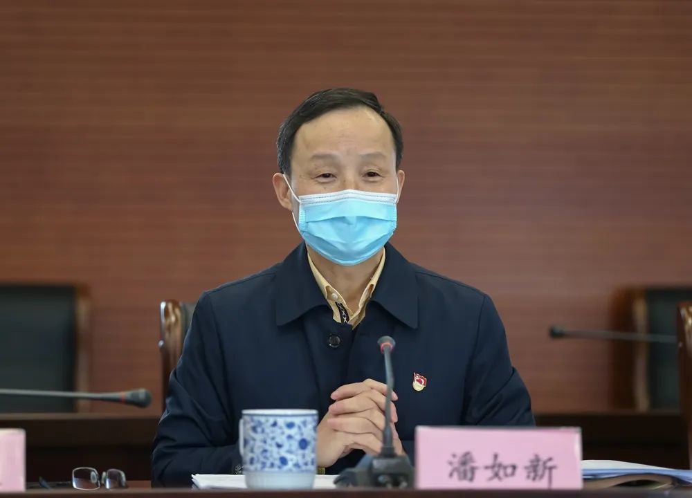 在听取我院党组书记,检察长潘如新的工作汇报后,何志强对我院2019年
