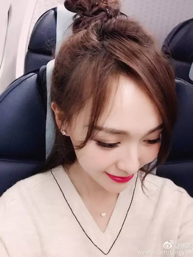 发量少的人怎么扎花瓣头?