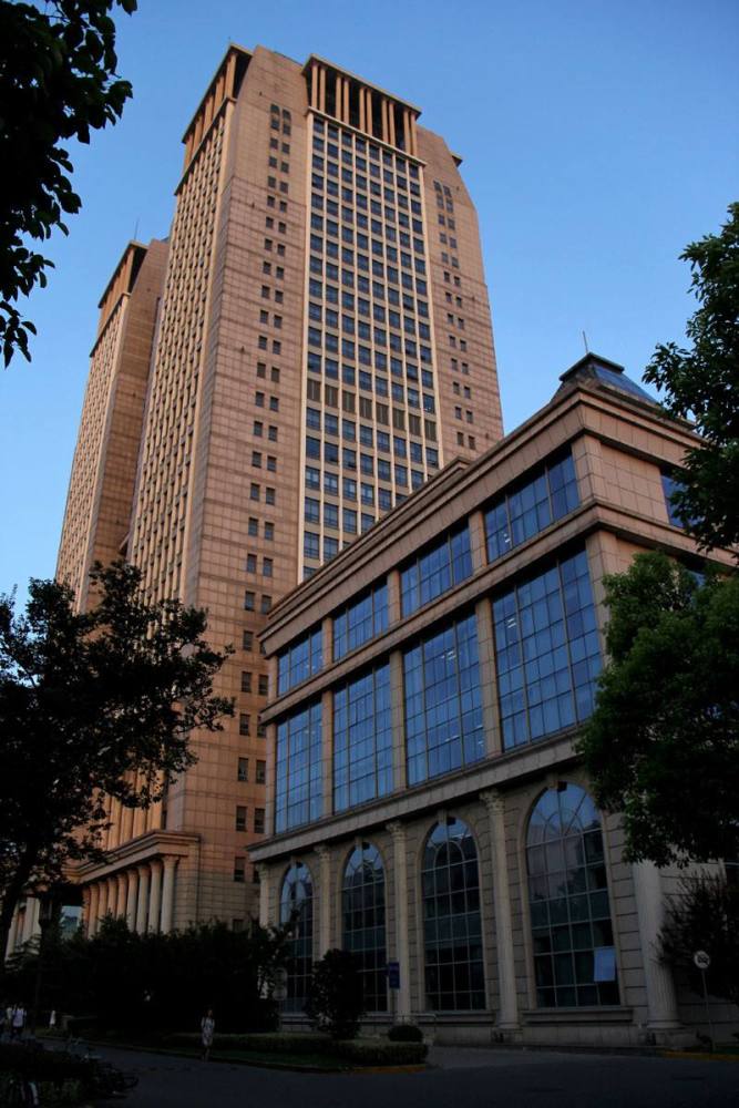 "名字来源也非常有底蕴,并且与复旦息息相关,取自于"日月光华,旦复旦