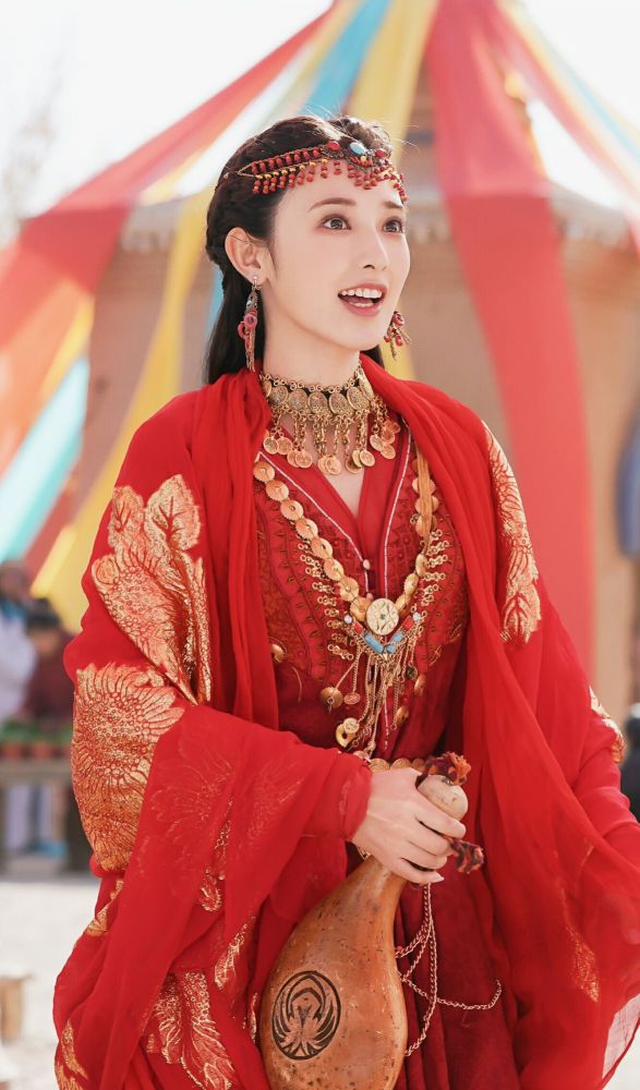 女星红衣古装,刘诗诗仙女下凡,赵丽颖霸气,《东宫》女