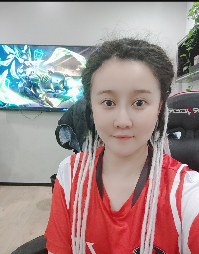 ag教练dgc老婆疑似整容,虎妞整容前后照片曝光,现担任