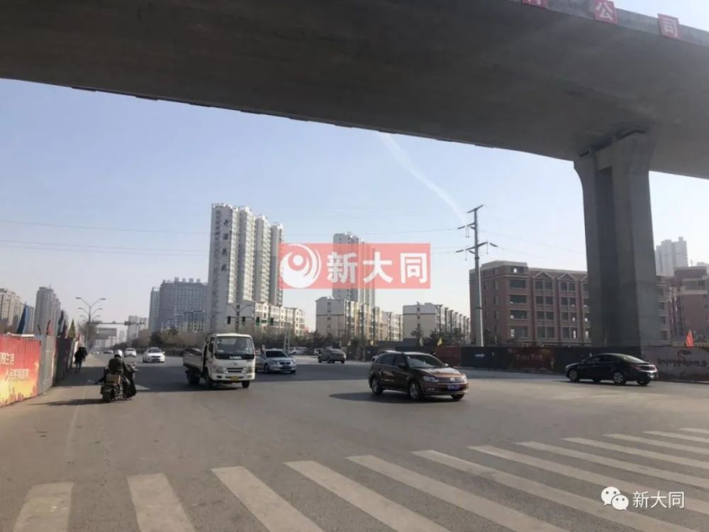 开源街南环西路口高架超30m