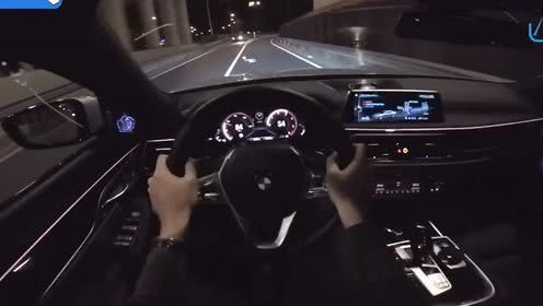夜晚在高速行驶,用远光灯安全还是近光灯安全?听听内行人怎么说