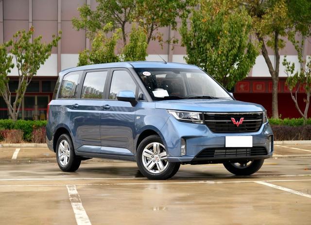 国产车,mpv,商务车,五菱宏光,plus