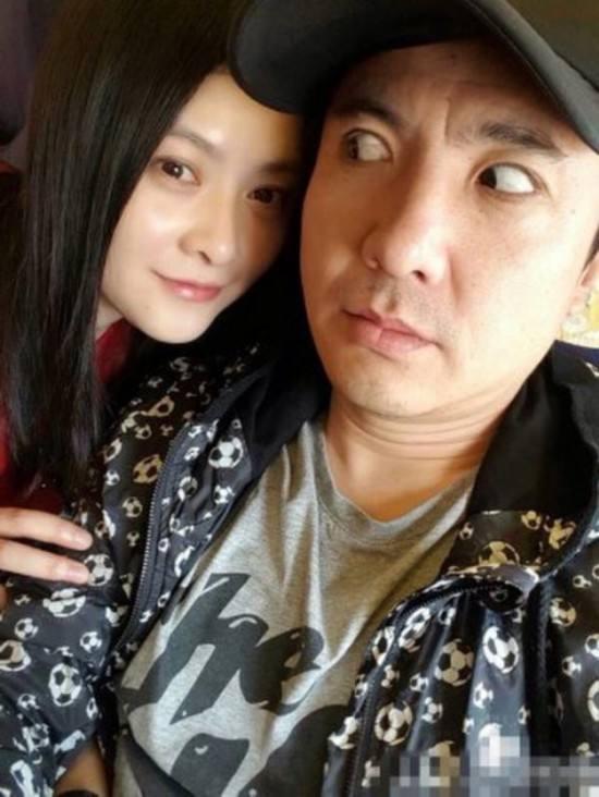 他曾是军艺校草,老婆等他12年才结婚,如今堪称人生赢家