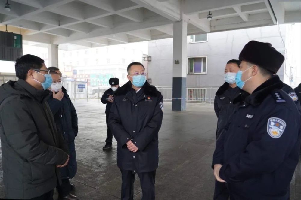 市政府党组成员,市公安局党委书记许辉到疫情防控采集点和市看守所
