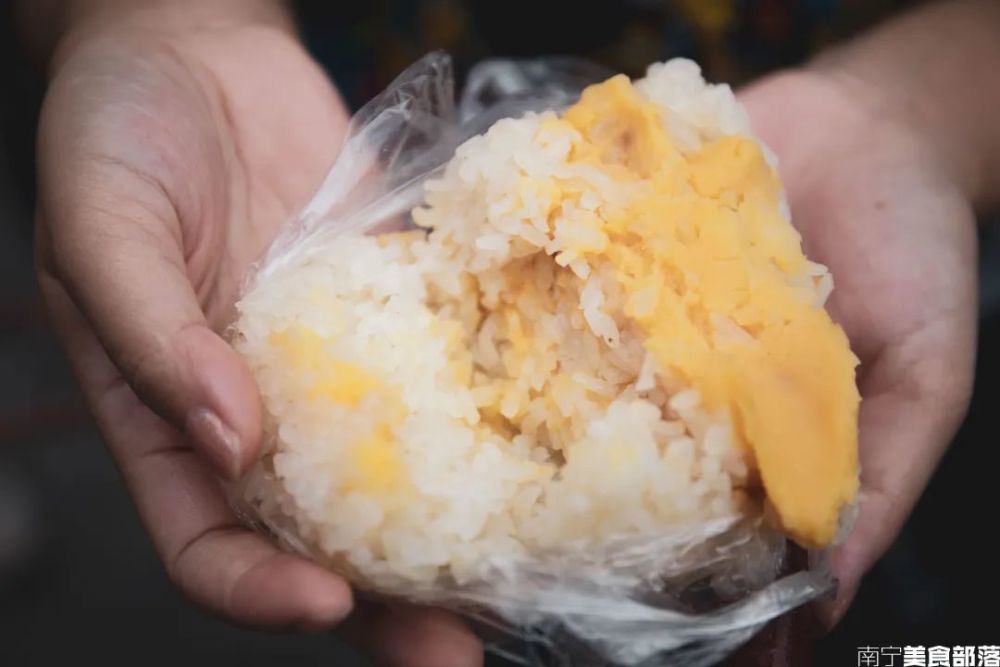 南宁,糯米饭,螺蛳粉,卷筒粉,扣肉