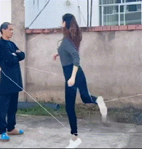 幽默搞笑动图:这是蓝翔哪一届的学员?也太优秀了吧