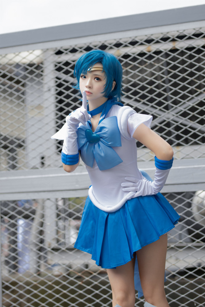 三组日本动漫《美少女战士》cosplay欣赏!造型相当唯美的作品!