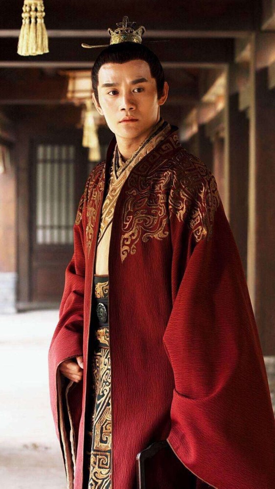 同是穿红衣古装,王俊凯英俊,任嘉伦高冷,看到他:带回家藏起来
