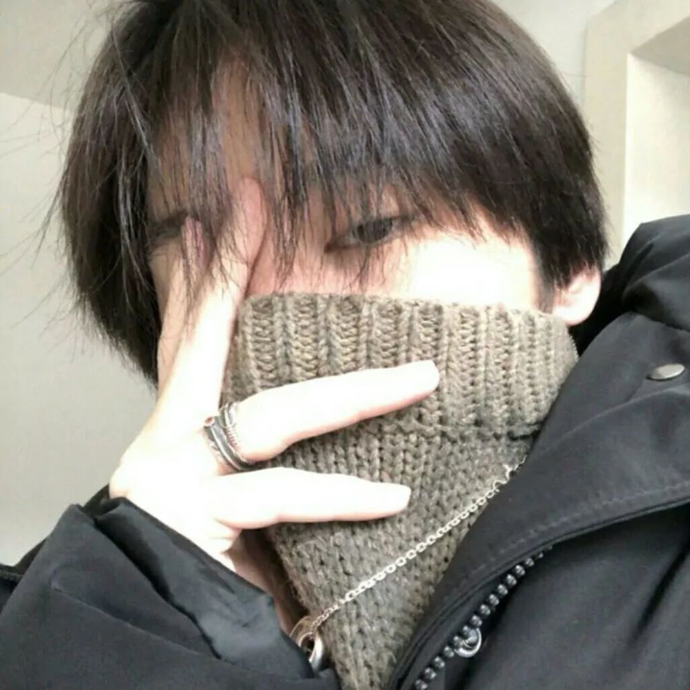 用了必脱单的男生头像