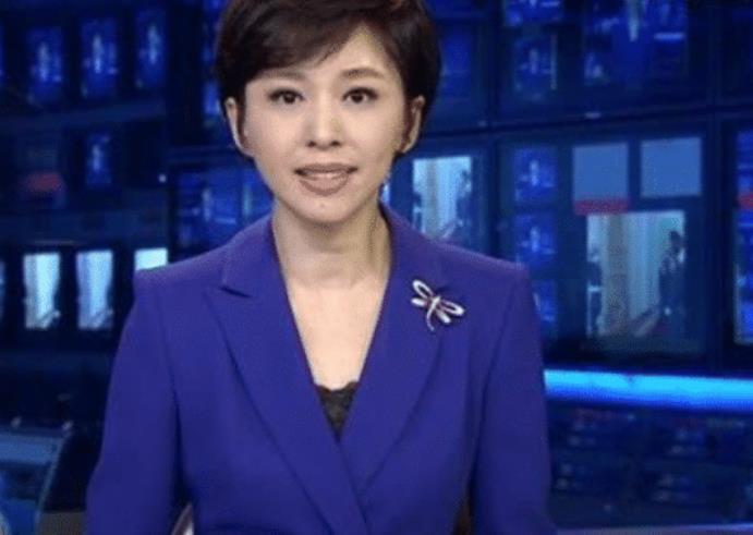 《新闻联播》主持人从不看台词,却读的这么顺?