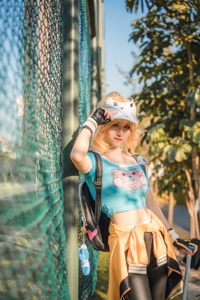 王者cos青春,cos王者荣耀云缨 王者荣耀花木兰cosplay,很现代的装扮,看着很青春很阳光