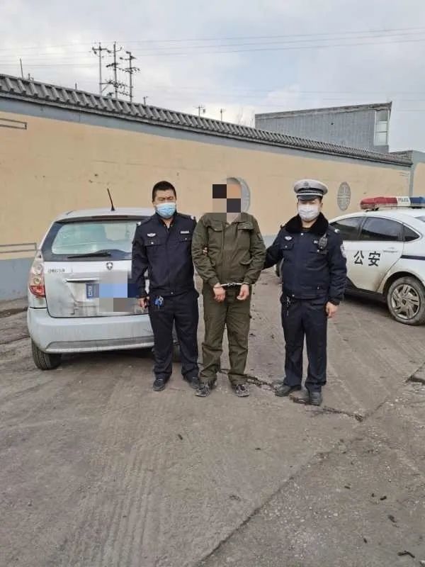 忻州保德假警官证忽悠真警察 男子无证驾驶被查处