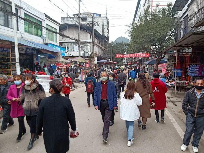 昨天 南充顺庆区——金台镇赶场,还是非常闹热!
