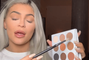 对此,凯莉就对媒体说过这么一句话,"我认为,(kylie cosmetics)会走得