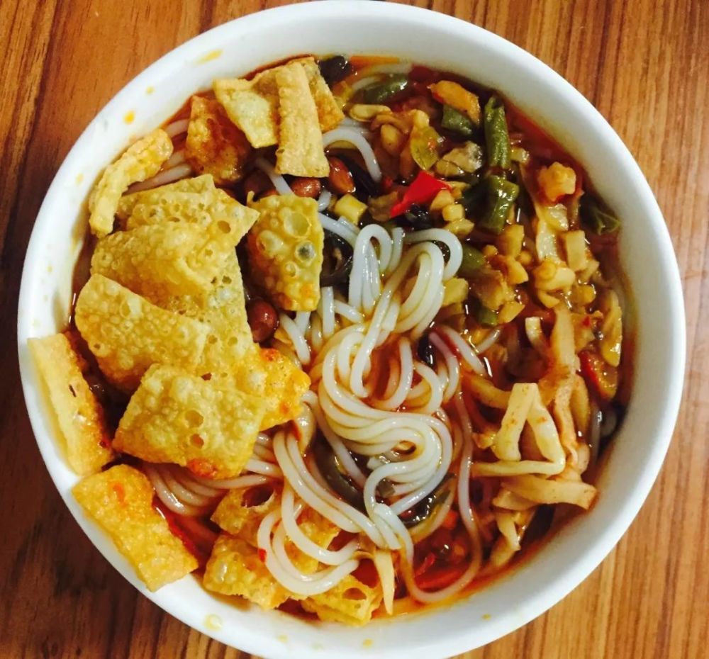 柳州螺蛳粉,米粉,柳州,酸笋,螺蛳,腐竹