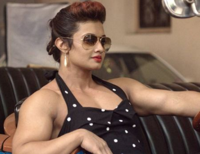 肌肉女,健身女神,腹肌,手臂