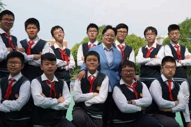 建平世纪中学20岁生日快乐!