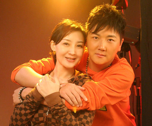 深情的孙楠:和初恋女友交往11年,分手后为何转身娶了买红妹