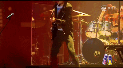 作为摇滚乐队,在这首歌里他们几乎重新定义了翻唱.