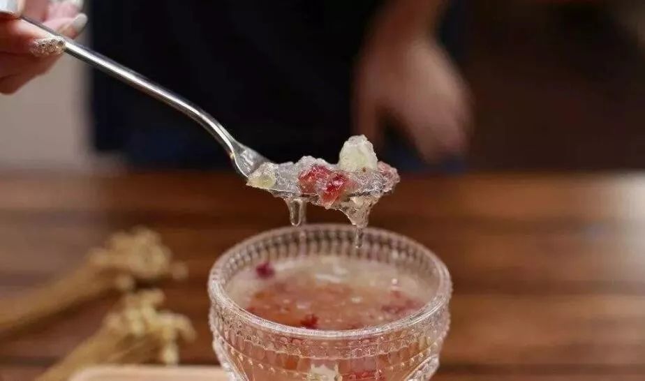 燕窝"隔水蒸"和"隔水炖"哪个最靠谱?谁能保证营养最大