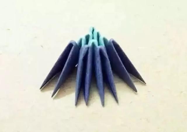 折纸手工三角插:简单的折个三角,组合成百变造型,纸艺附教程
