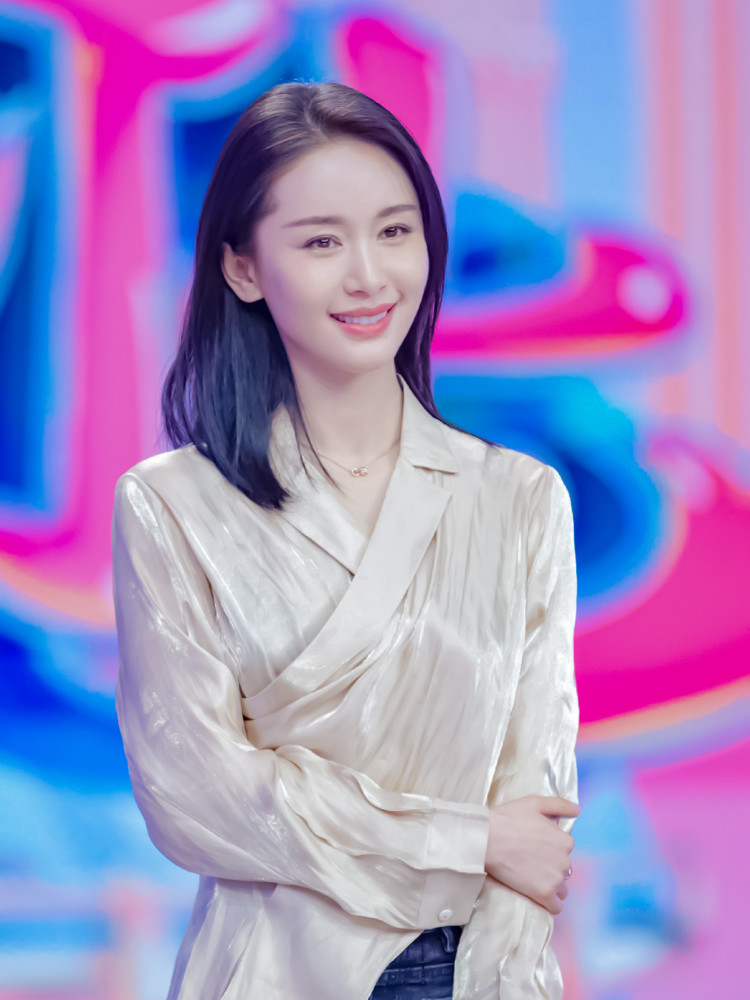 王子文新形象变化大到认不出,面部填充怎么做才能避免