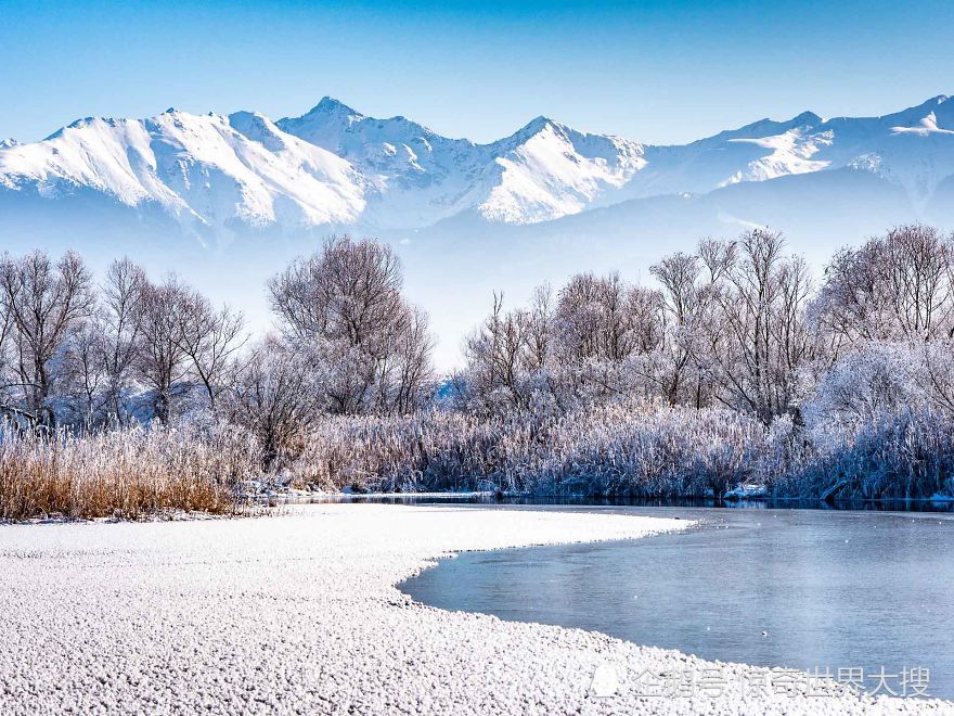 摄影师daria拍下罗马尼亚小镇在冬天的绝美景色.