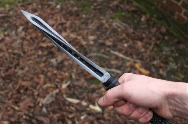 全球最凶悍军刀:第1反曲刀之王,比赫赫有名的三棱军刺
