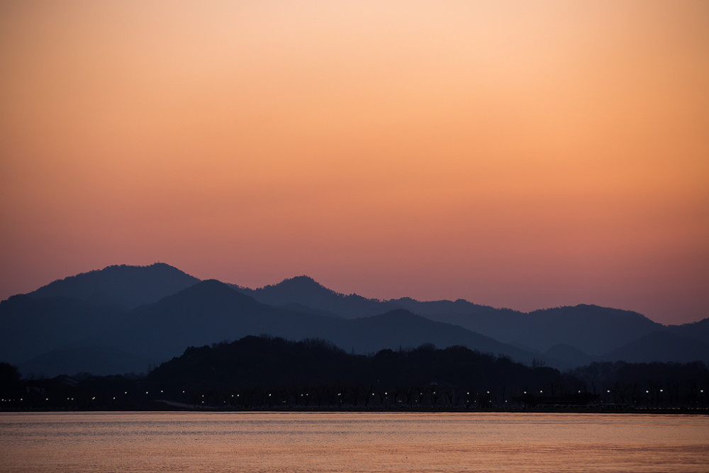 杭州西湖放晴 千里碧空万里无云