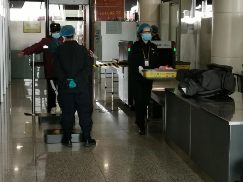 沈阳桃仙国际机场安检三室:安馨班组全力护航 温暖旅客出行路