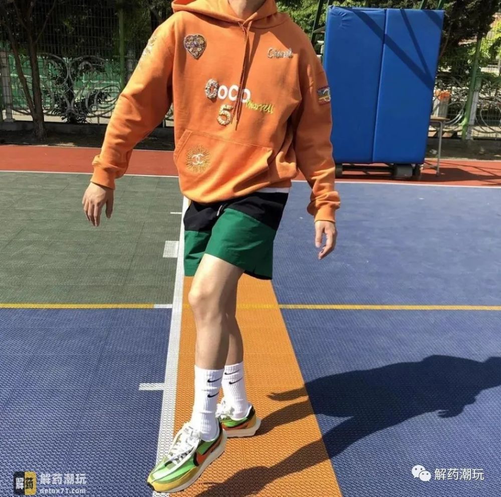 sacai x nike 黑白双煞突袭发售,你抢到了吗?附上脚鉴赏照片