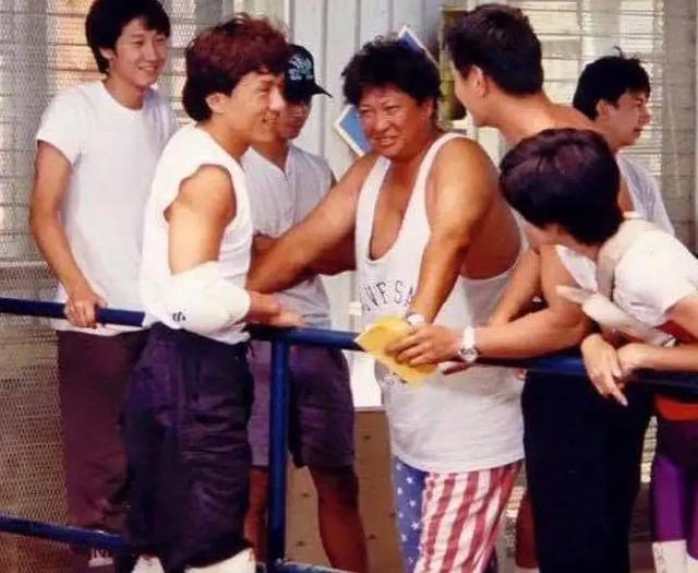 狠人卢惠光:7届泰拳冠军,抗断赵文卓腿骨,给成龙当保镖