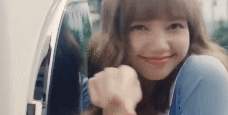 《青春有你2》lisa中国综艺节目首秀,您知道可爱又迷人的她吗?