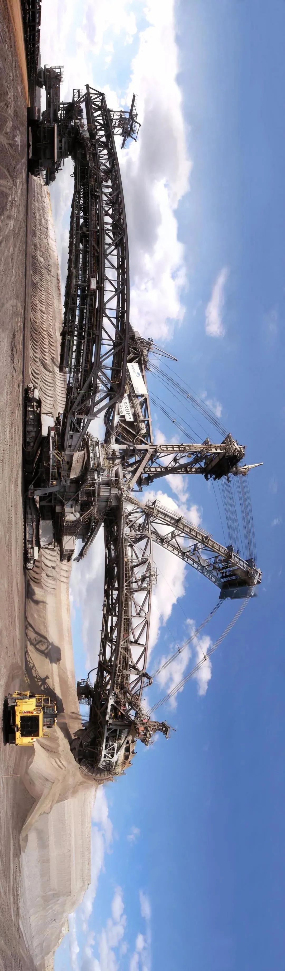 高清实拍世界上最大的矿山挖掘机:德国的机械,真牛!