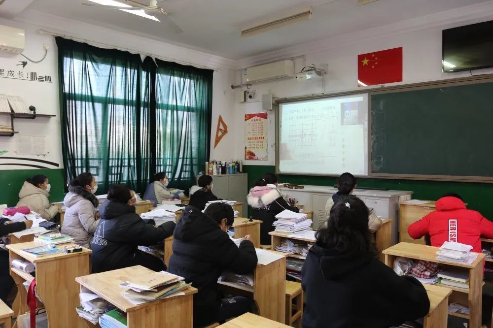 在校学生