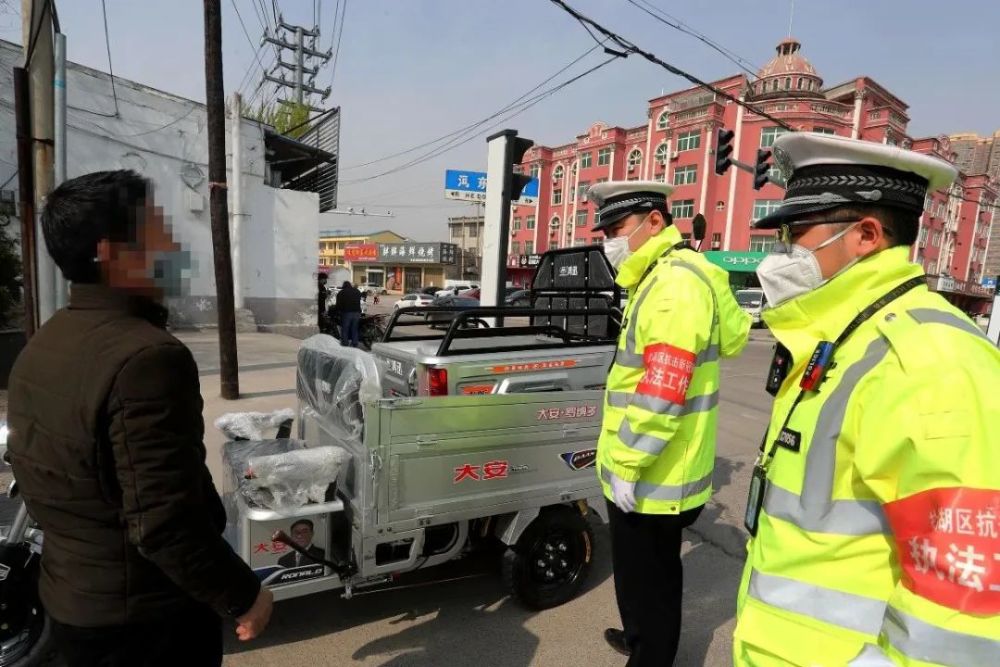 运城交警严查摩托车,电动车,请相互转告!