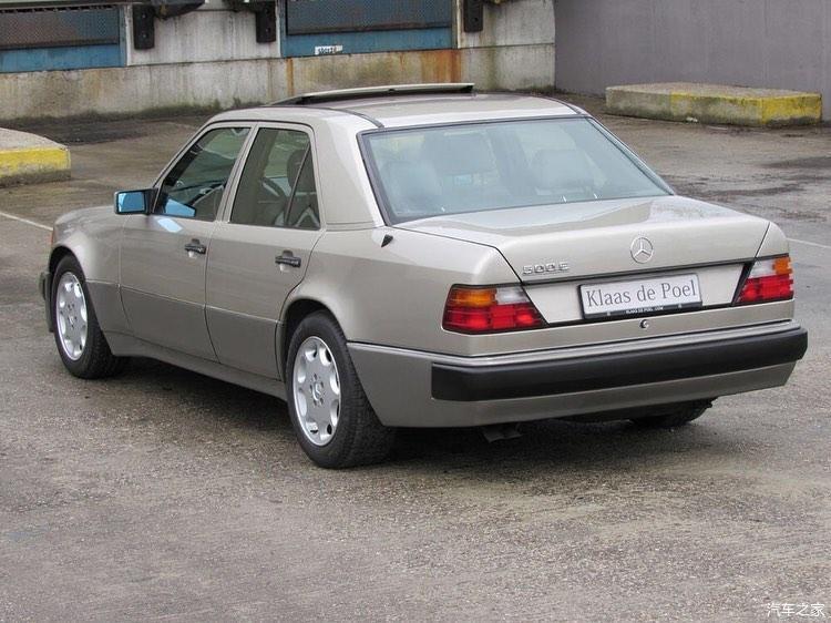 经典车欣赏,1992年奔驰500e w124,这就叫一板一眼的德国车