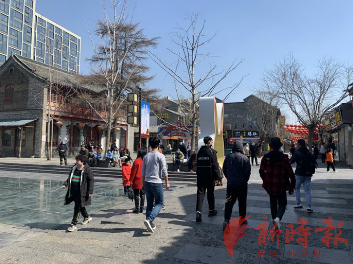 响应降级后首个周末,济南街头实拍:各商圈渐恢复的往日烟火气