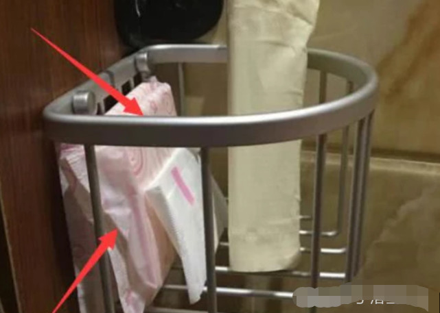 现在女生为了方便都会把"卫生巾"放在厕所,因为这样使用起来比较方便