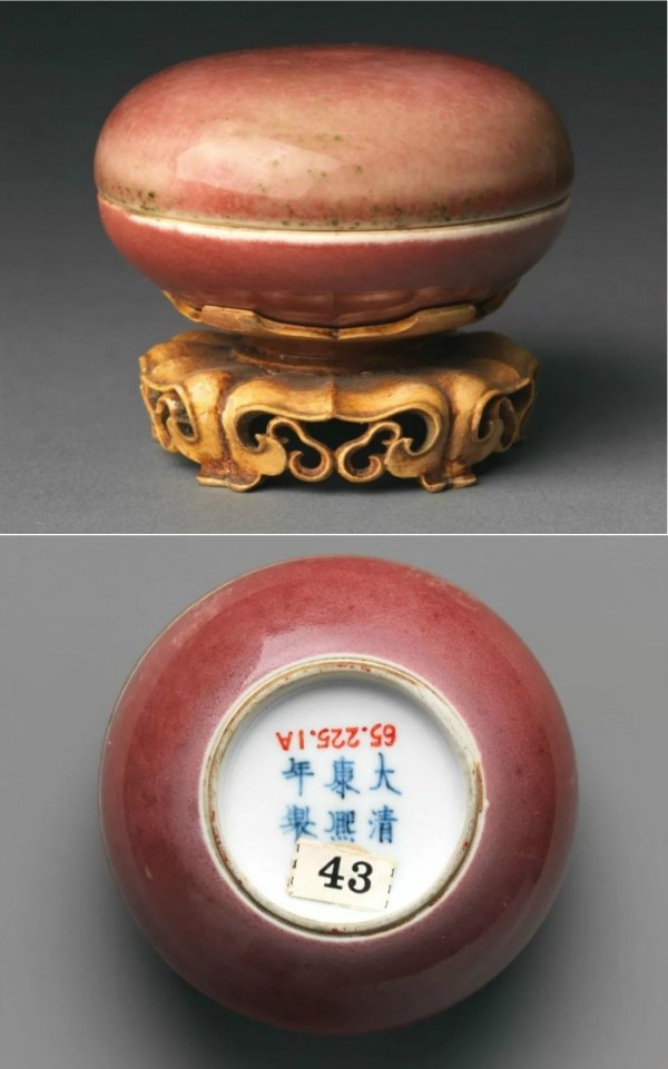 康熙款豇豆红釉印泥盒,故宫博物院藏