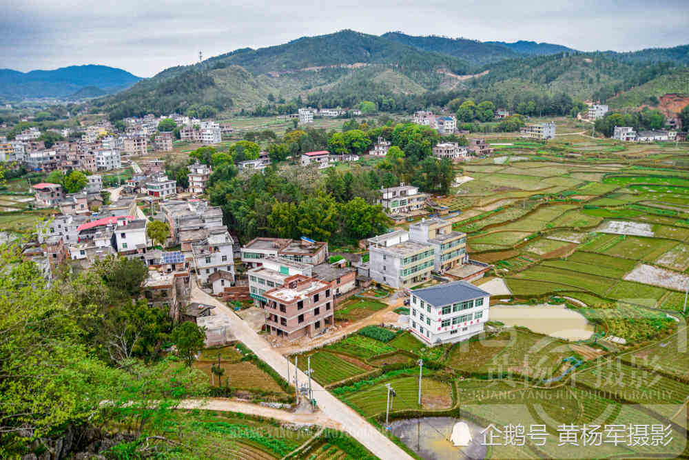 江西于都县银坑镇,初春的乡村万物复苏,赣南美丽新农村的景色