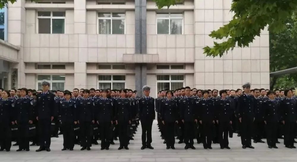 这就是警校生20岁的样子,心动了吗