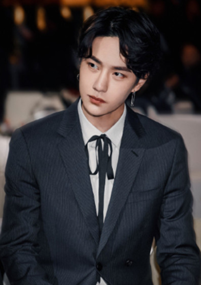男明星的黑色西装秀,个个帅气逼人,谁才是你心目中最迷人的?