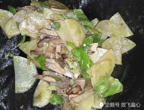 快手小炒家常菜,土豆炒牛肉,鲜嫩可口简单好吃,孩子爱吃更下饭