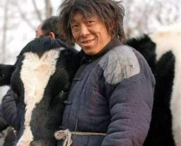 同样是演"乞丐,演技相差悬殊"乞丐"脸上怎么会那么干净呢