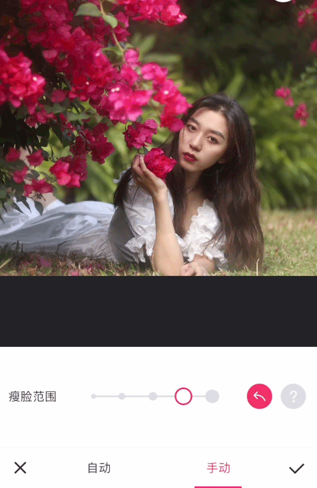 人像处理完了,下面就进入到调色!下图为美图秀秀处理对比图.