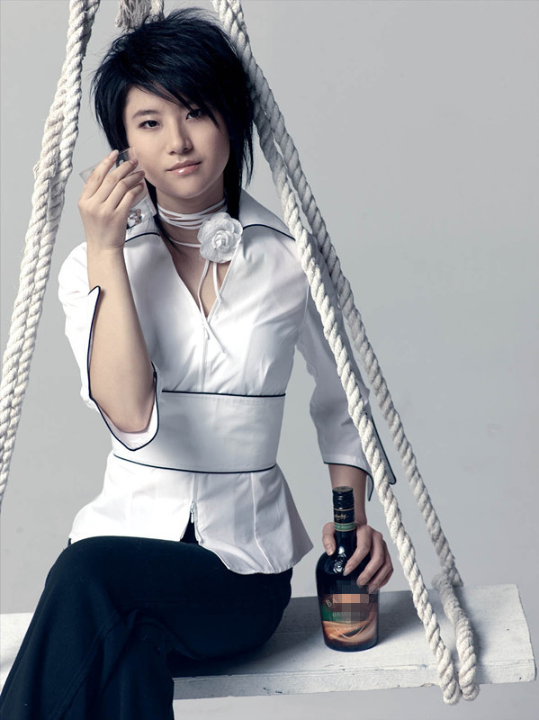 自闭的尚雯婕:06超女冠军,"雷神",电音女王,成长路上的蝶变